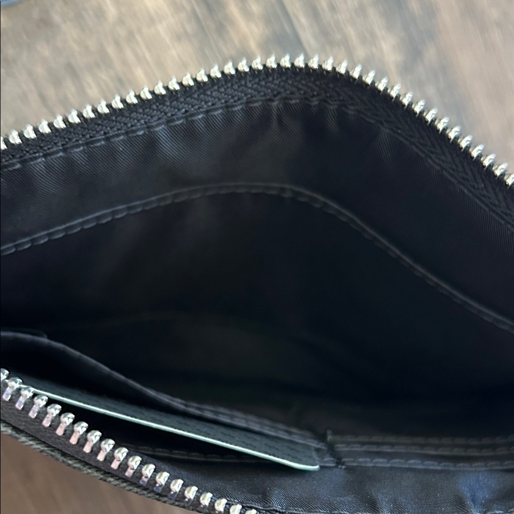 GUESS Charcoal Embossed woman’s Wristlet wallet - Picture 4 of 6